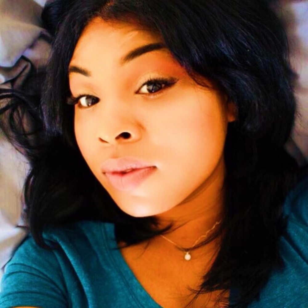 ❤️Meet your Posher, Queen Alpha❤️